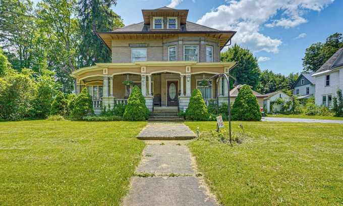 Salamanca Casa | Spacious Home 2 Mi to Seneca Allegany Casino!