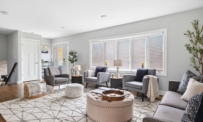 Oakbrook Terrace Casa | Spacious Home Chicago Suburbs