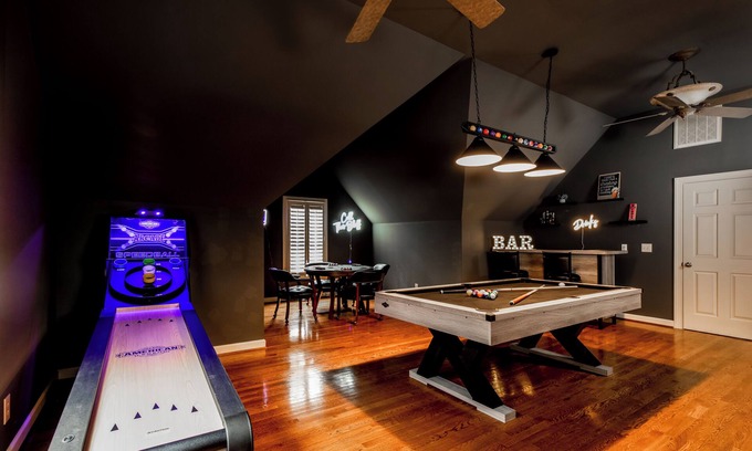 Kernersville Casa | Spacious Home Great for Holidays;Sleeps 20;Hot Tub; Gym; Pool; Game Room;