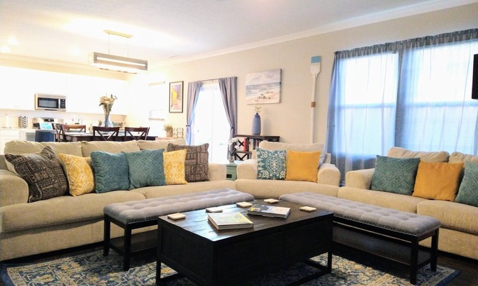 Westfield Casa | Spacious home in a quiet and peaceful neighborhood