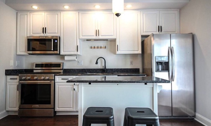 Graduate Hospital Casa | Spacious Home W/ Garage & Patio Hosted By StayRafa