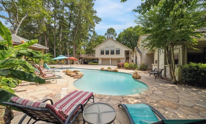 Decker Place Casa | Spacious Home w/ Pool, Hottub & Guest House
