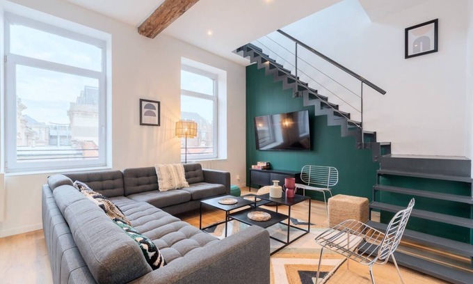 Roubaix Casa | Spacious house 11 bedrooms 8 bathrooms 22 people.