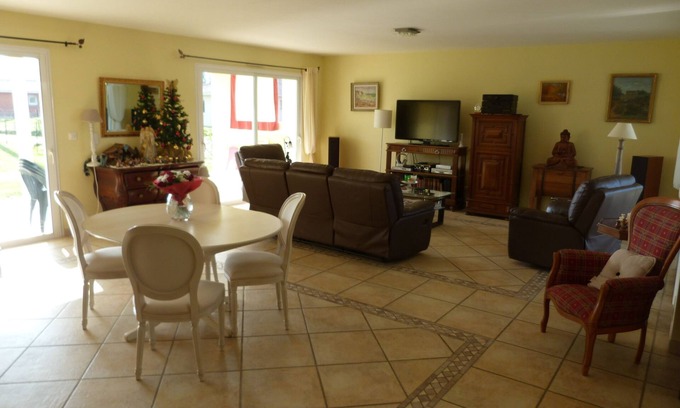 Biarrotte Casa | Amplia casa: 180m2 habitables, gran confort en una zona tranquila con piscina.