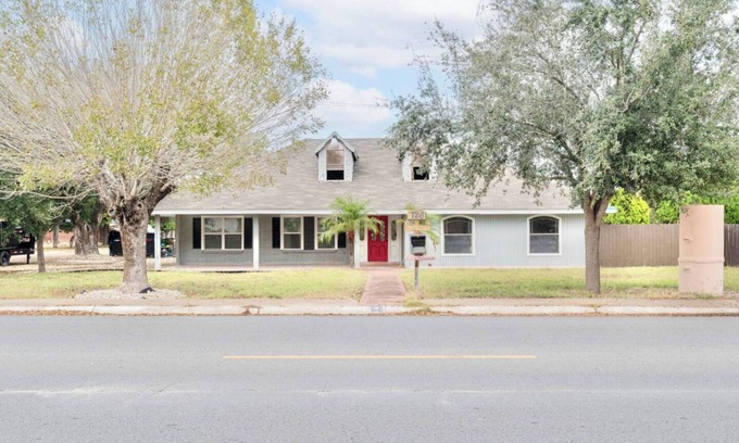 Pharr Casa | Spacious House by TopGolf Pharr