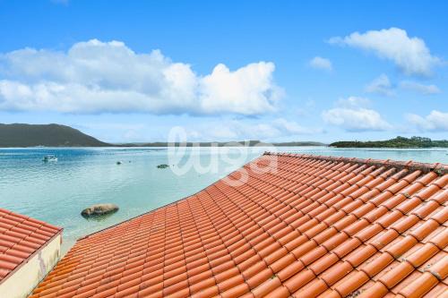 Ribeirao da Ilha Casa | Casa Espaciosa con Vista al Mar