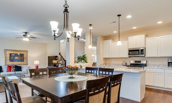 Noblesville Casa | Spacious Indiana Home w/ Patio, Fire Pit & Grill!