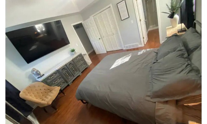 Shawnee Casa | Spacious Large Group and Family Friendly Get Away!