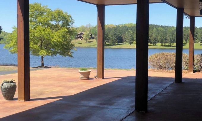 Oxford Cabina | Spacious Lodge close to Ole Miss, Oxford, MS