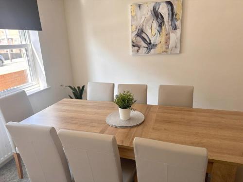 Barrow-in-Furness Casa | Spacious Luxurious Serviced Accommodation 6