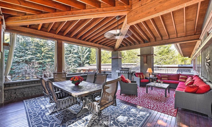 Hailey Casa | Spacious Luxury Retreat w/ Private Hot Tub & Pool!