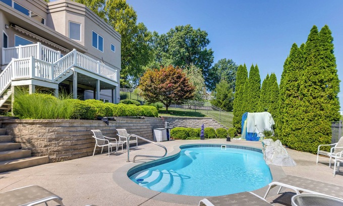 Glencoe Casa | Spacious Missouri Retreat w/ Pool, Gym & Game Room
