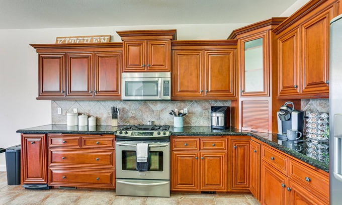 Bella Vista Casa | Spacious Oak Run Home w/ Panoramic Mountain Views!