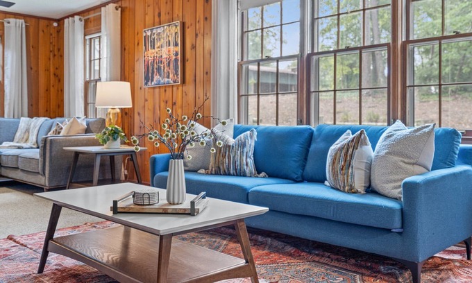 Cartersville Casa | Spacious & Outdoorsy 5BR Cottage | BBQ Family Fun
