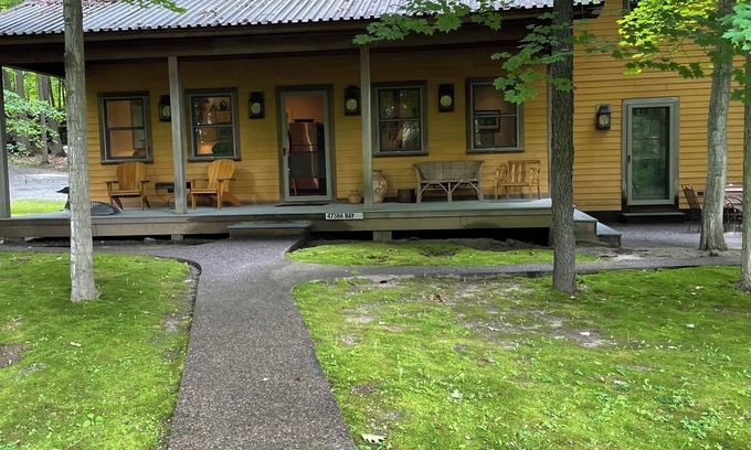 Wellesley Island Casa | Spacious Peaceful home in the Woods on Wellesley Island