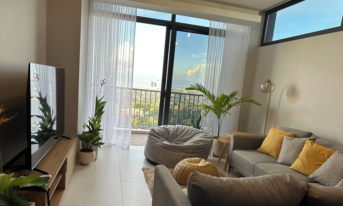 Danao City Condominio | Spacious Penthouse in Cebu City w/ Stellar Views