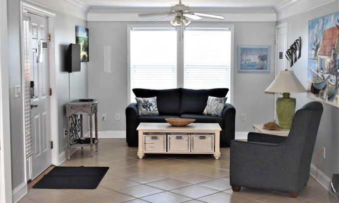 Crescent Beach Villa | SPACIOUS & PERFECT PLACE TO VACATION AT THE BEACH!