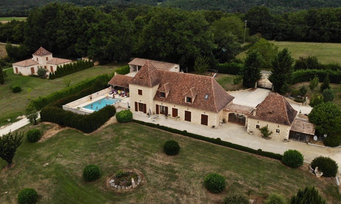 Liorac-sur-Louyre Casa | Casa grande y espaciosa en Perigord para 15 personas con piscina