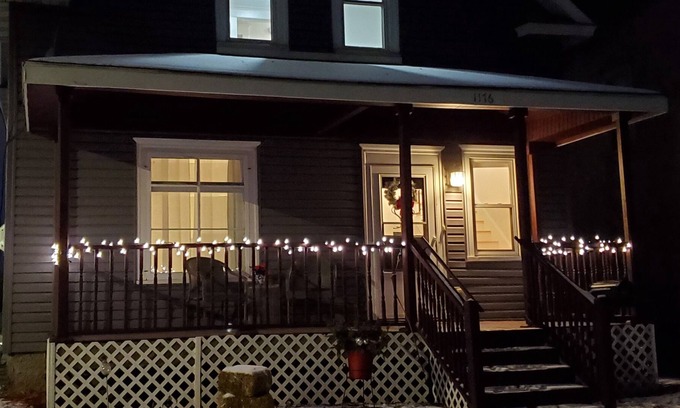 Minneapolis Casa | **Spacious, Pet Friendly 3 Bedroom, Close to U of M & Downtown Minneapolis