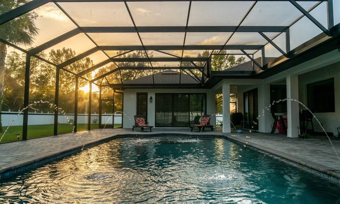 Union Park Casa | Spacious & Private Guest Pool House Oasis