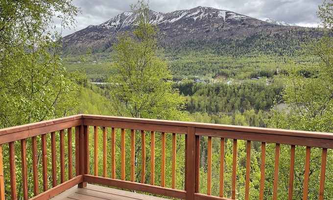 Eagle River Casa | Spacious Private Home w/ Mountain Views, 7 P Hot Tub, Lg Patios, 4Bed, Sleeps 12