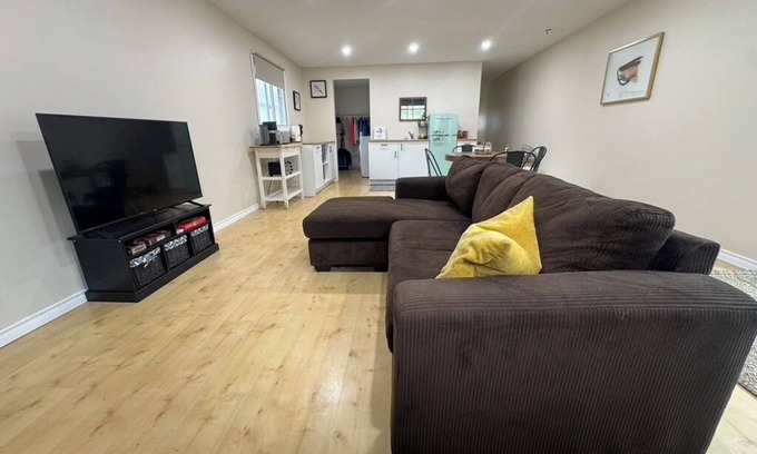 Kamloops Casa | Spacious Private House. Close to everything!