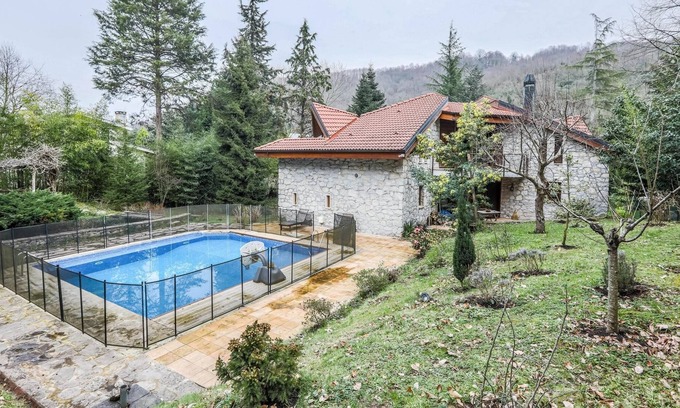 Sile Villa | Spacious Private Villa with Pool in Sile
