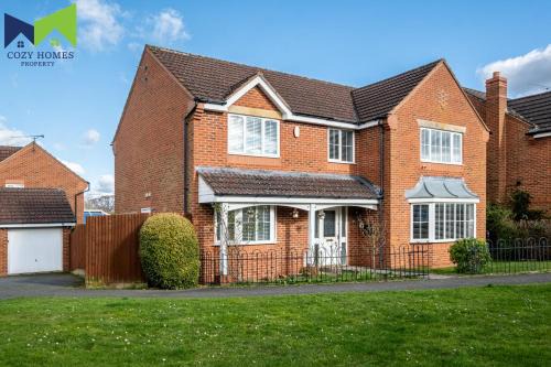 Rufford Casa | Spacious, Quiet 5-Bed 2-Bath Home with Parking & Garden Near NEC & Solihull