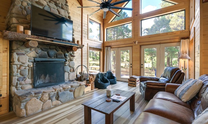 Pagosa Springs Casa | Spacious & Quiet Pagosa Springs Cabin w/ Deck!