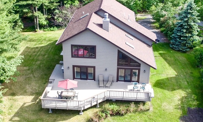 International Falls Casa | Spacious Rainy Lake accommodation. Beautiful views of Voyageurs National Park.