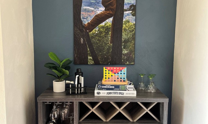 Bellefonte Casa | Spacious retreat:12 Min to Beaver Stadium, 1 min Fisherman’s Paradise, 8 to SCE