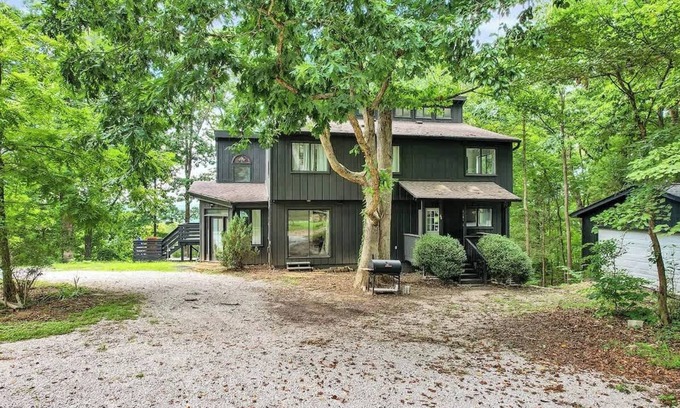 Sewanee Casa | Spacious Retreat on the Cliffside