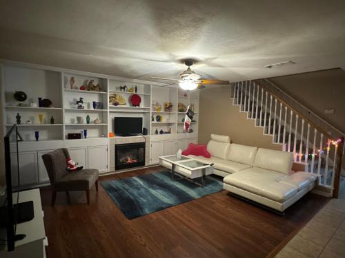 Gainesville Casa | Spacious Room in A Nice House