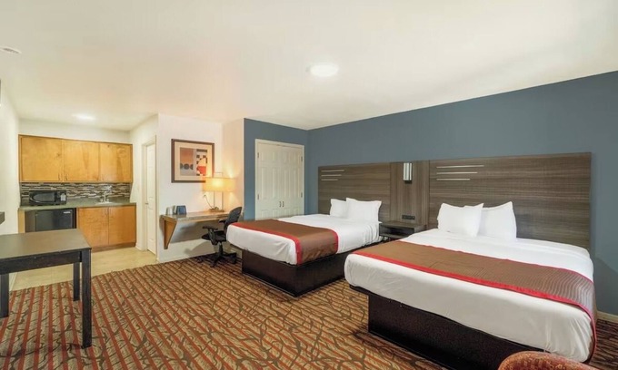 Killeen Hotel | Spacious Room w/ Fridge, Microwave & Private Bath – Ideal for Family Road Trips