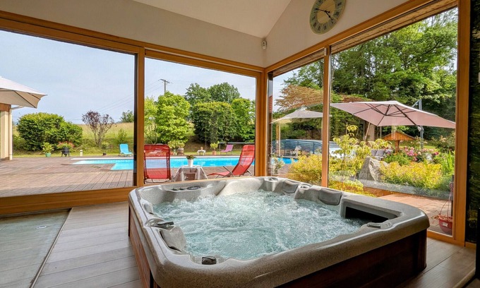 Anould Cama Y Desayuno | Habitación espaciosa con piscina, spa y hammam