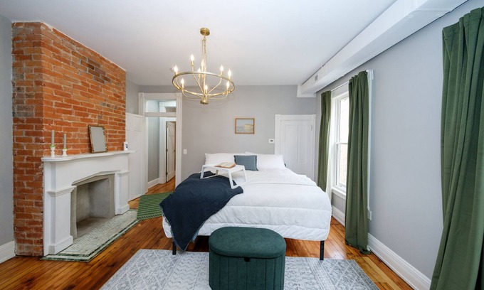 East Row Historic District Casa | Spacious Rowhouse - 5 Min to Cincy & Walkable!