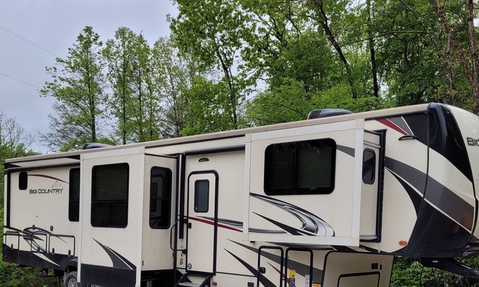 La Follette Casa | Spacious RV near ATV trails