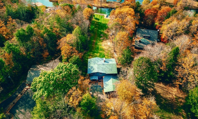 Indian Lake Casa | Spacious & Secluded Lakefront Oasis ~ Private Dock