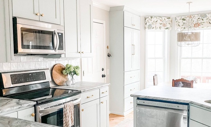 Blacksburg Casa | Spacious, serene retreat near downtown Blacksburg with privacy, outdoor beauty, and modern comfort