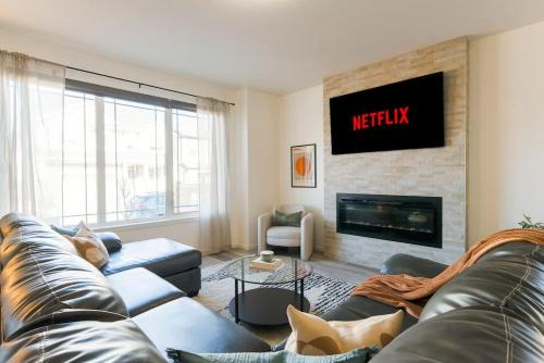 Calgary Casa | Spacious Suite
