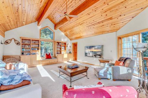 Dollar Point Casa | Spacious Tahoe City Home with Foosball and Lake Views