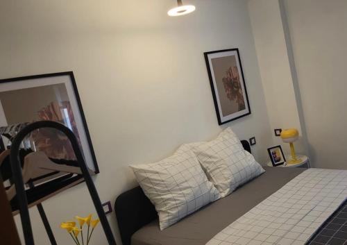 Montagnac Casa | Spacious town house with balcony