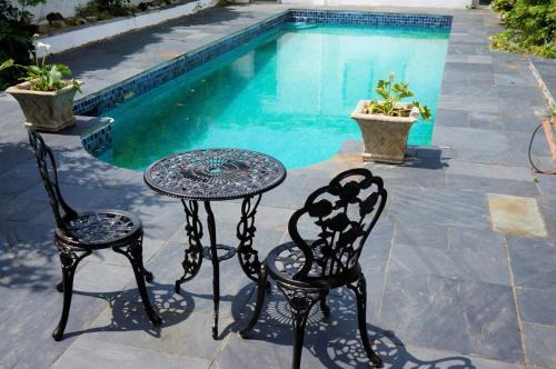 Plymouth Casa | Spacious Town House with Swimming Pool