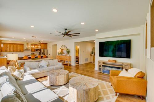 Garden City Casa | Spacious Utah Home with Hot Tub Less Than 1 Mi to Bear Lake!