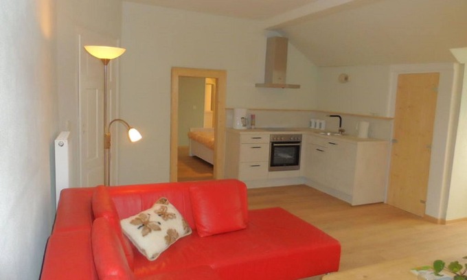 Roßdorf Apartamento | Spacious vacation apartment (50 sqm) for up to 2 people with TV