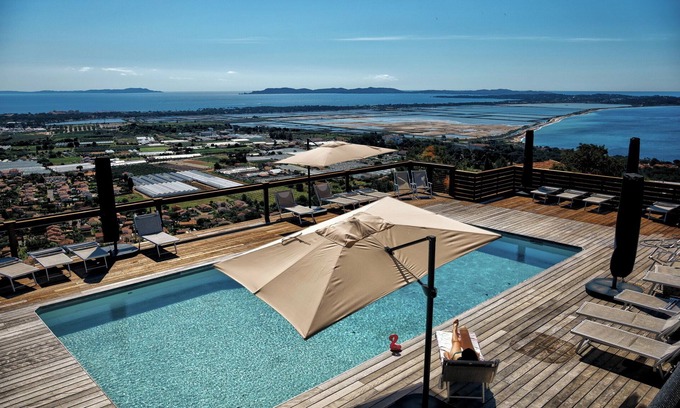 Hyeres Villa | Amplia villa con vistas al mar magnífico (200 °), piscina muy grande