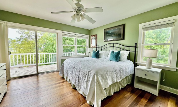 Bayfield Casa | Spacious Walkable in Bayfield!! Lake Views, Steps to Ferry, Marina & Downtown