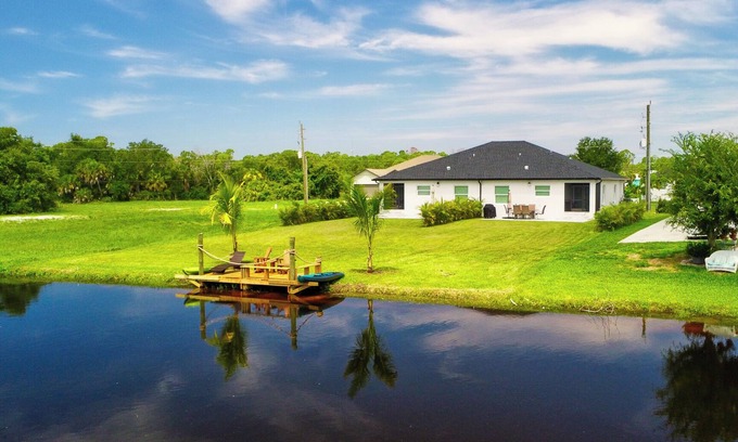 Rotonda Heights Casa | Spacious waterfront 6 Bd house in lovely Rotonda West near oceans , Park Pool