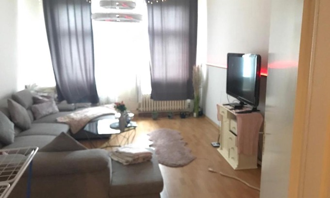 Hakenfelde Apartamento | Spandau möblierte 1zimmer Wohnung mit Garten und große Küche