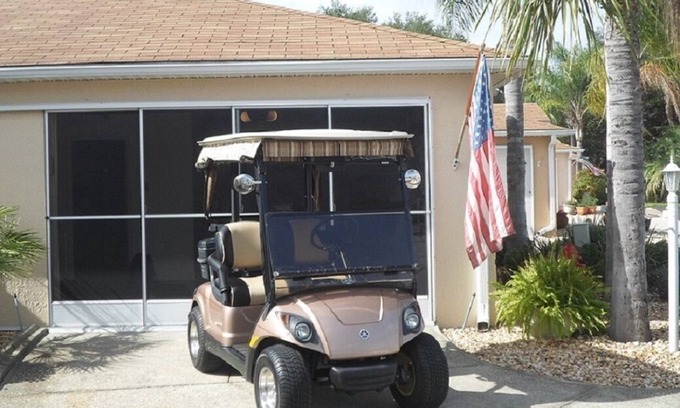 The Villages Casa | Spanish Springs area Courtyard Villa w / Golf Cart - se admiten perros
